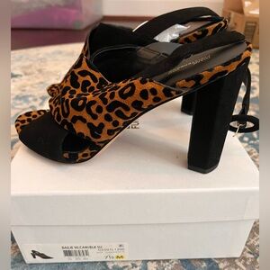 Sexy Diane Von Furstenberg cheetah print suede heels